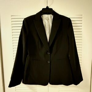 Tahari Black Blazer with Notched Lapel and Tailored Fit